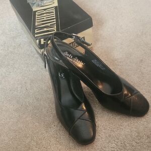 Soft Style Women's Black Slingback Shoes